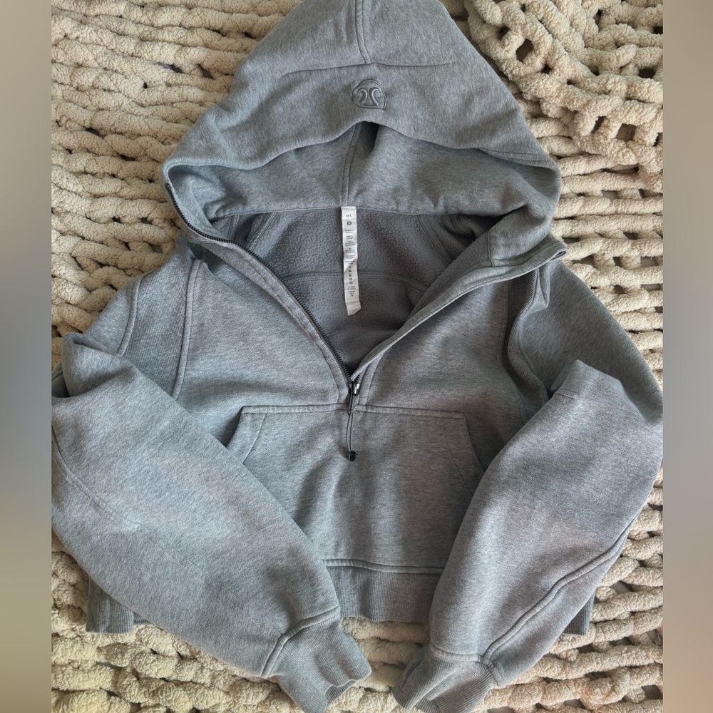 Lululemon scuba half zip hoodie, size M/L, great condition